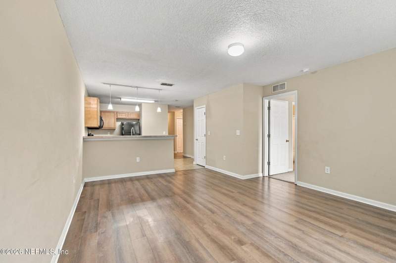 3 bedroom Single Family Residence at 8409 Oden Avenue, Warringtons, Jacksonville — photo 3