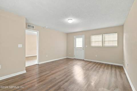 8409 Oden Avenue, Jacksonville FL - photo 8 of 16