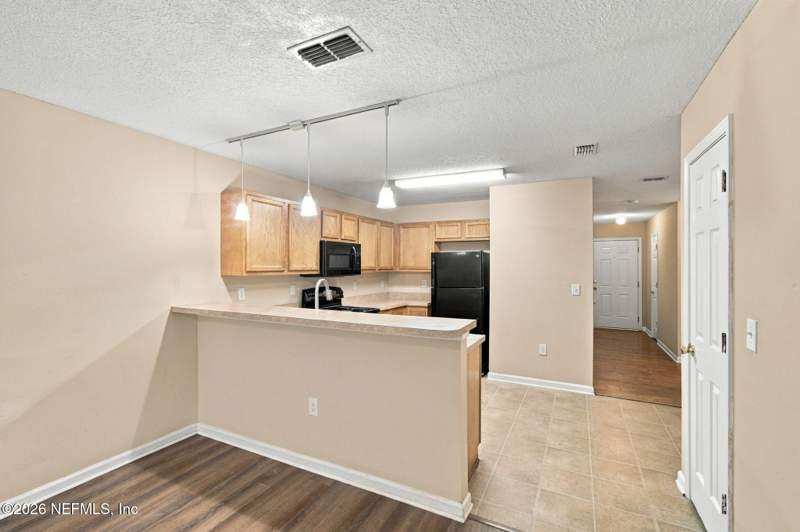 3 bedroom Single Family Residence at 8409 Oden Avenue, Warringtons, Jacksonville — photo 2