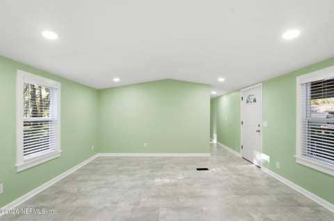 10100 Mercury Drive, Jacksonville FL - photo 7 of 28