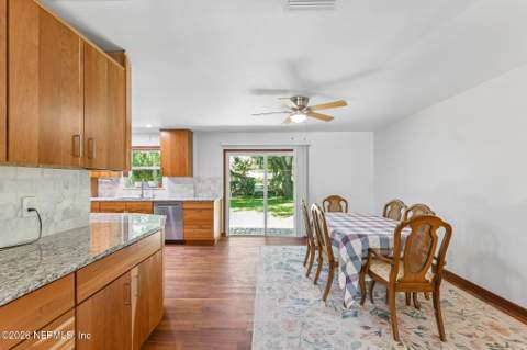 12902 Silver Oak Drive, Jacksonville FL - photo 19 of 60