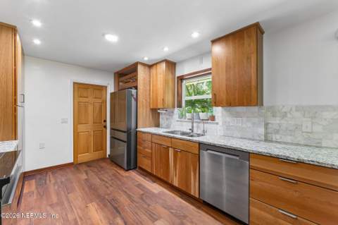12902 Silver Oak Drive, Jacksonville FL - photo 14 of 60