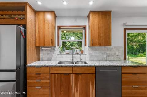12902 Silver Oak Drive, Jacksonville FL - photo 17 of 60