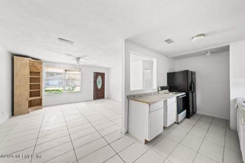 101 N Highland Avenue, Green Cove Springs FL - photo 8 of 20