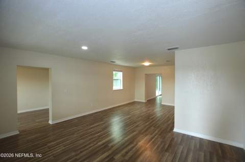 1516 Ribault Scenic Drive, Jacksonville FL - photo 6 of 49