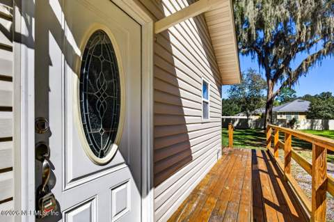 3049 Starratt Road, Jacksonville FL - photo 9 of 45