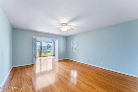 4300 Lakeside Drive #9, Jacksonville FL - photo 16 of 33