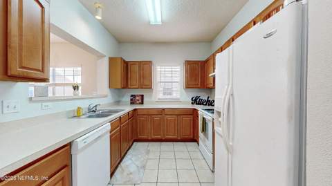 1723 W Forest Lake Circle #1, Jacksonville FL - photo 9 of 44