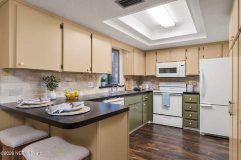 3362 Chrysler Drive, Jacksonville FL - photo 17 of 48