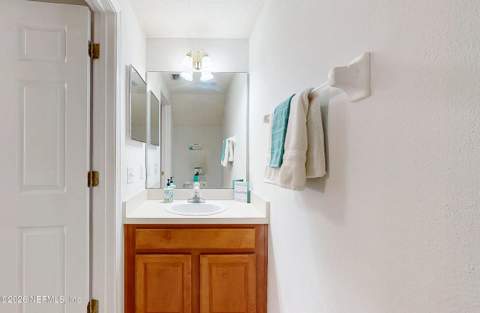 1723 W Forest Lake Circle #1, Jacksonville FL - photo 8 of 44