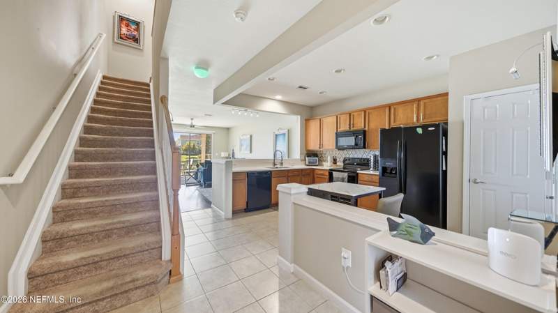 3 bedroom Townhouse at 6910 Roundleaf Drive, Greenbrier At Bartram Park, Jacksonville — photo 5