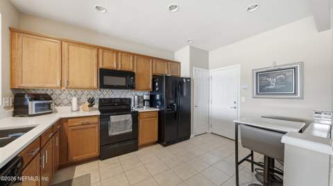 6910 Roundleaf Drive, Jacksonville FL - photo 8 of 67