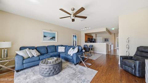 6910 Roundleaf Drive, Jacksonville FL - photo 15 of 67