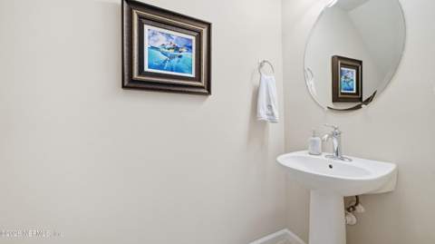 6910 Roundleaf Drive, Jacksonville FL - photo 19 of 67