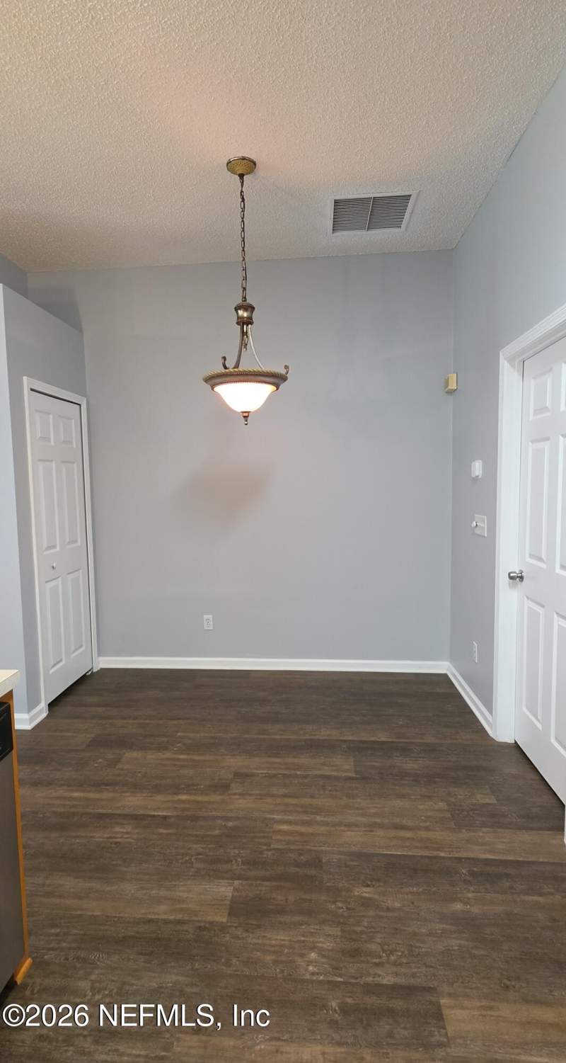 3 bedroom Single Family Residence at 1764 Northglen Circle, Northglen, Middleburg — photo 4