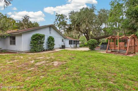 657 SE 2nd Avenue, Melrose FL - photo 8 of 71