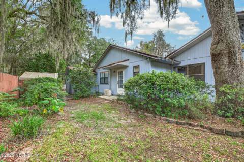 657 SE 2nd Avenue, Melrose FL - photo 11 of 71