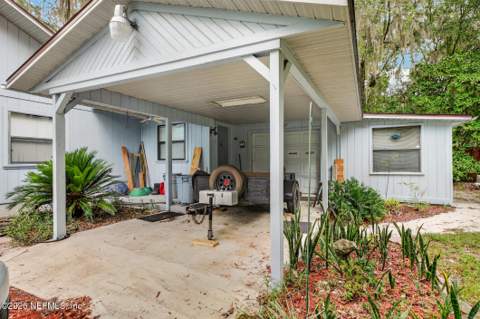 657 SE 2nd Avenue, Melrose FL - photo 12 of 71