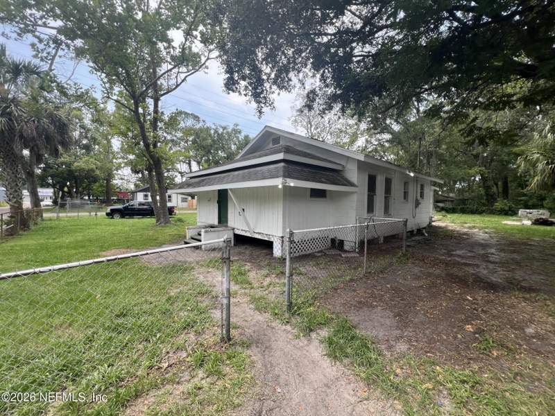 2 bedroom Single Family Residence at 412 Thompson Street, Thompsons, Jacksonville — photo 4