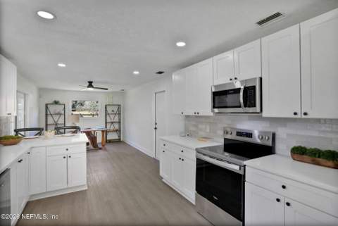 1114 Grove Park Drive, Orange Park FL - photo 23 of 54
