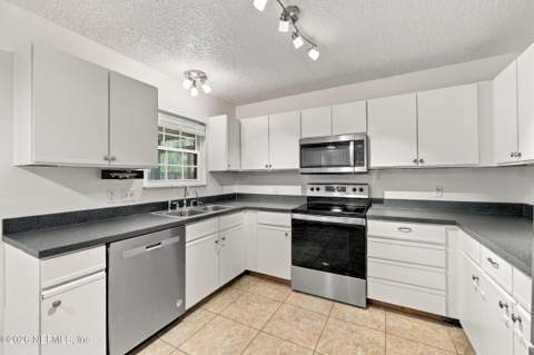 12619 Lazy Meadow Drive, Jacksonville FL - photo 11 of 32