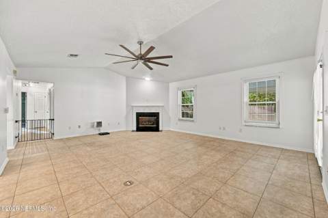 12619 Lazy Meadow Drive, Jacksonville FL - photo 9 of 32