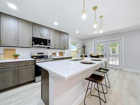 1717 Ashland Street, Jacksonville FL - photo 8 of 33