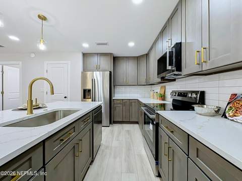 1717 Ashland Street, Jacksonville FL - photo 10 of 33