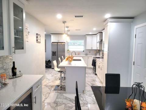 5081 Winchester Drive, Jacksonville FL - photo 9 of 27