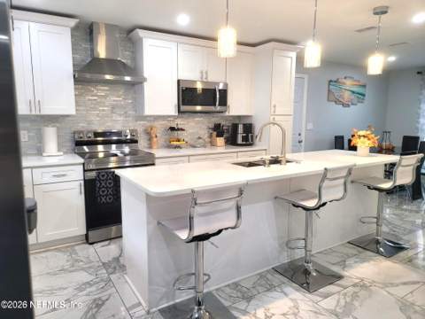 5081 Winchester Drive, Jacksonville FL - photo 7 of 27