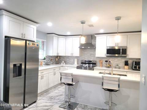 5081 Winchester Drive, Jacksonville FL - photo 8 of 27