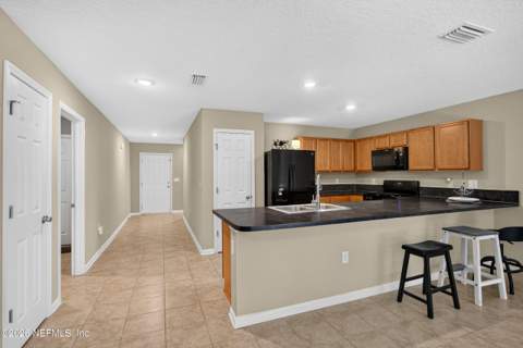 7861 Sunnydale Lane, Jacksonville FL - photo 15 of 51