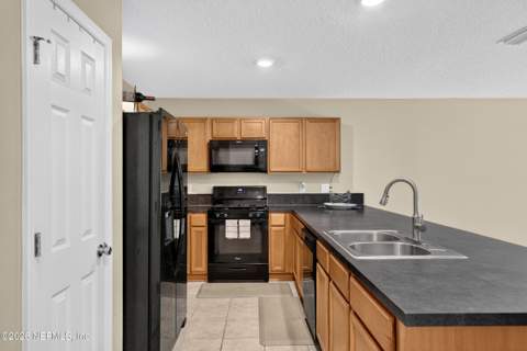 7861 Sunnydale Lane, Jacksonville FL - photo 17 of 51