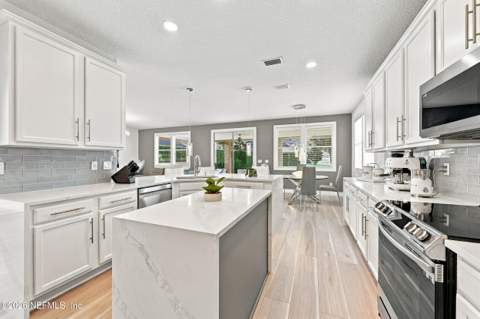 12284 Raintree Lake Court, Jacksonville FL - photo 24 of 70