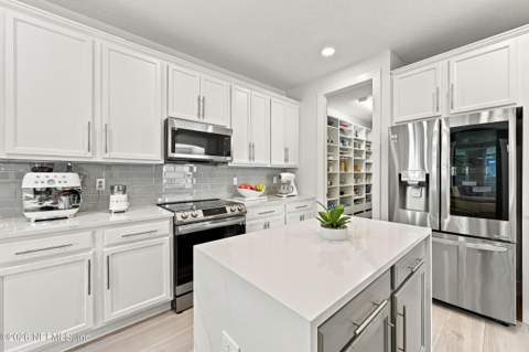 12284 Raintree Lake Court, Jacksonville FL - photo 21 of 70