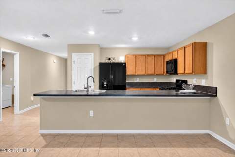 7861 Sunnydale Lane, Jacksonville FL - photo 13 of 51