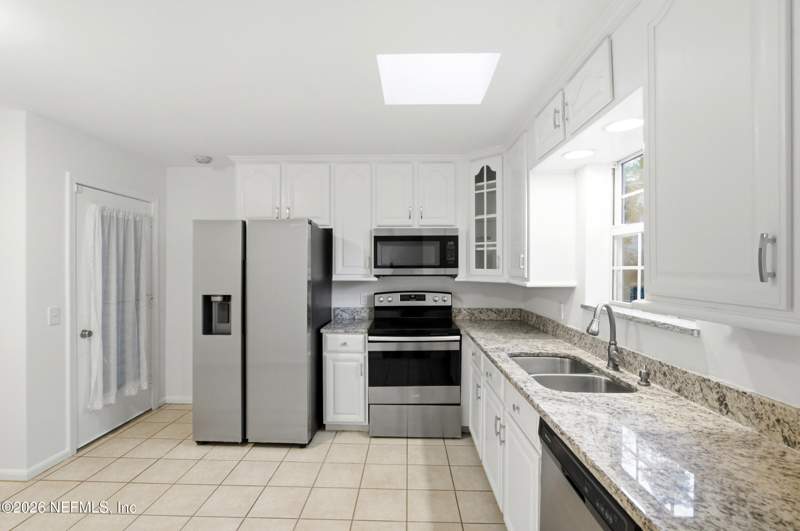 3 bedroom Single Family Residence at 3452 Killarney Drive, Killarney Shores, Jacksonville — photo 3