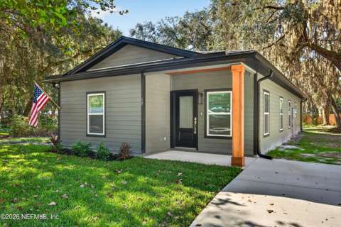 17 SE Nelsons Point Road, home for sale in Keystone Heights 32656