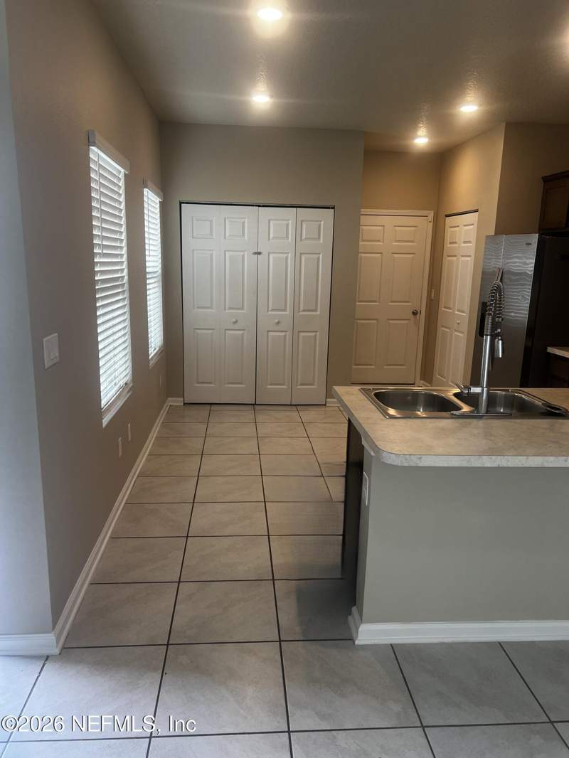 3 bedroom Townhouse at 923 Capitol Parkway, Capitol Park East, Jacksonville — photo 5