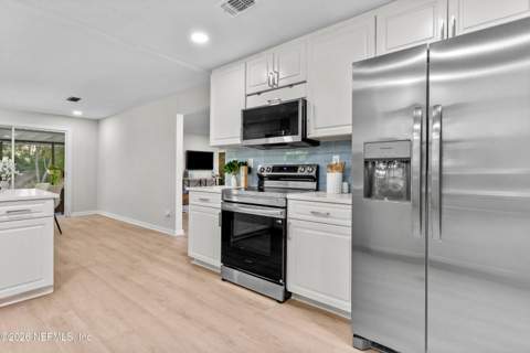 1215 Lamanto Avenue, Jacksonville FL - photo 23 of 56