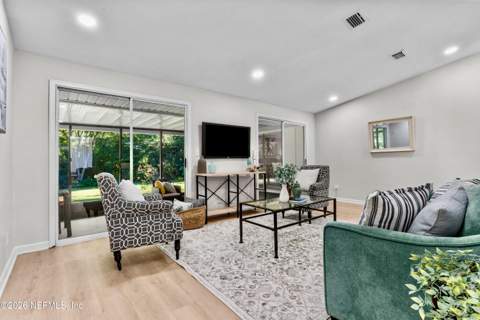 1215 Lamanto Avenue, Jacksonville FL - photo 15 of 56