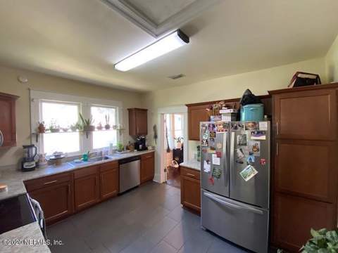2654 Gilmore Street, Jacksonville FL - photo 9 of 29