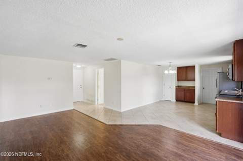 4235 Timberlake Drive, Jacksonville FL - photo 8 of 24