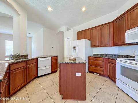 13180 Tom Morris Drive, Jacksonville FL - photo 9 of 44