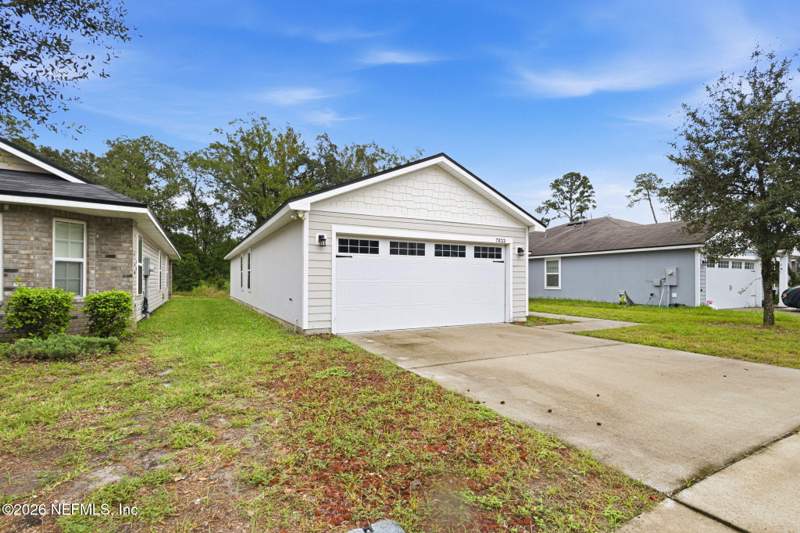 4 bedroom Single Family Residence at 7033 Camfield Landing Drive, Camfield Landing, Jacksonville — photo 2