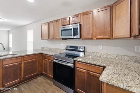 7033 Camfield Landing Drive, Jacksonville FL - photo 12 of 45