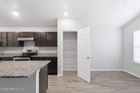 8700 Kaye Lane, Jacksonville FL - photo 15 of 53
