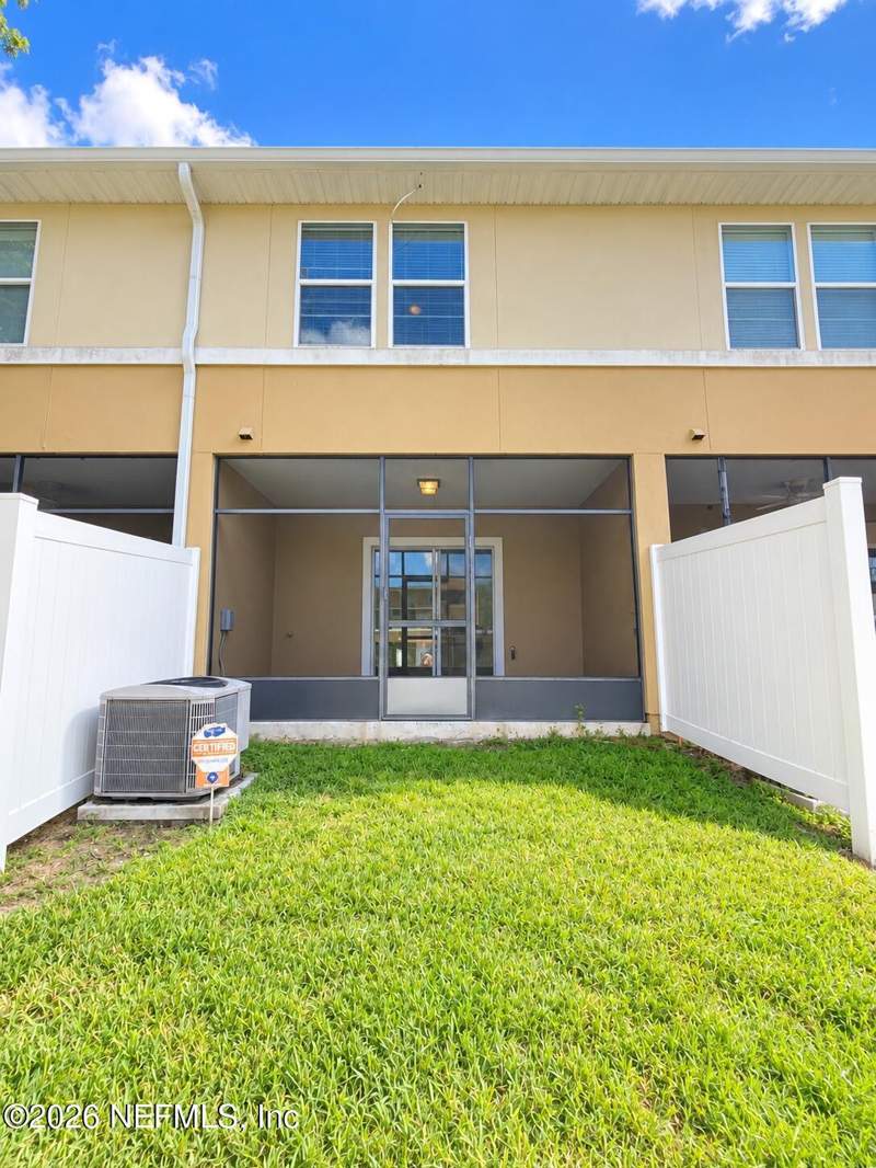 2 bedroom Townhouse at 13014 Sunset Lake Drive, Sumerlin, Jacksonville — photo 3