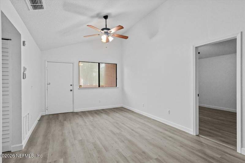 3 bedroom Single Family Residence at 2524 Whispering Woods Boulevard #3, Whispering Woods, Jacksonville — photo 4