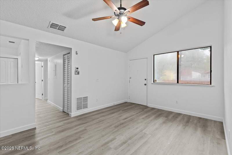 3 bedroom Single Family Residence at 2524 Whispering Woods Boulevard #3, Whispering Woods, Jacksonville — photo 5